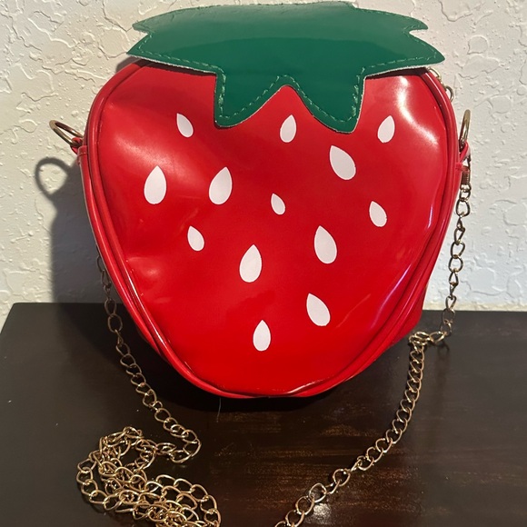 Cute Strawberry Small Crossbody bag - Picture 1 of 9